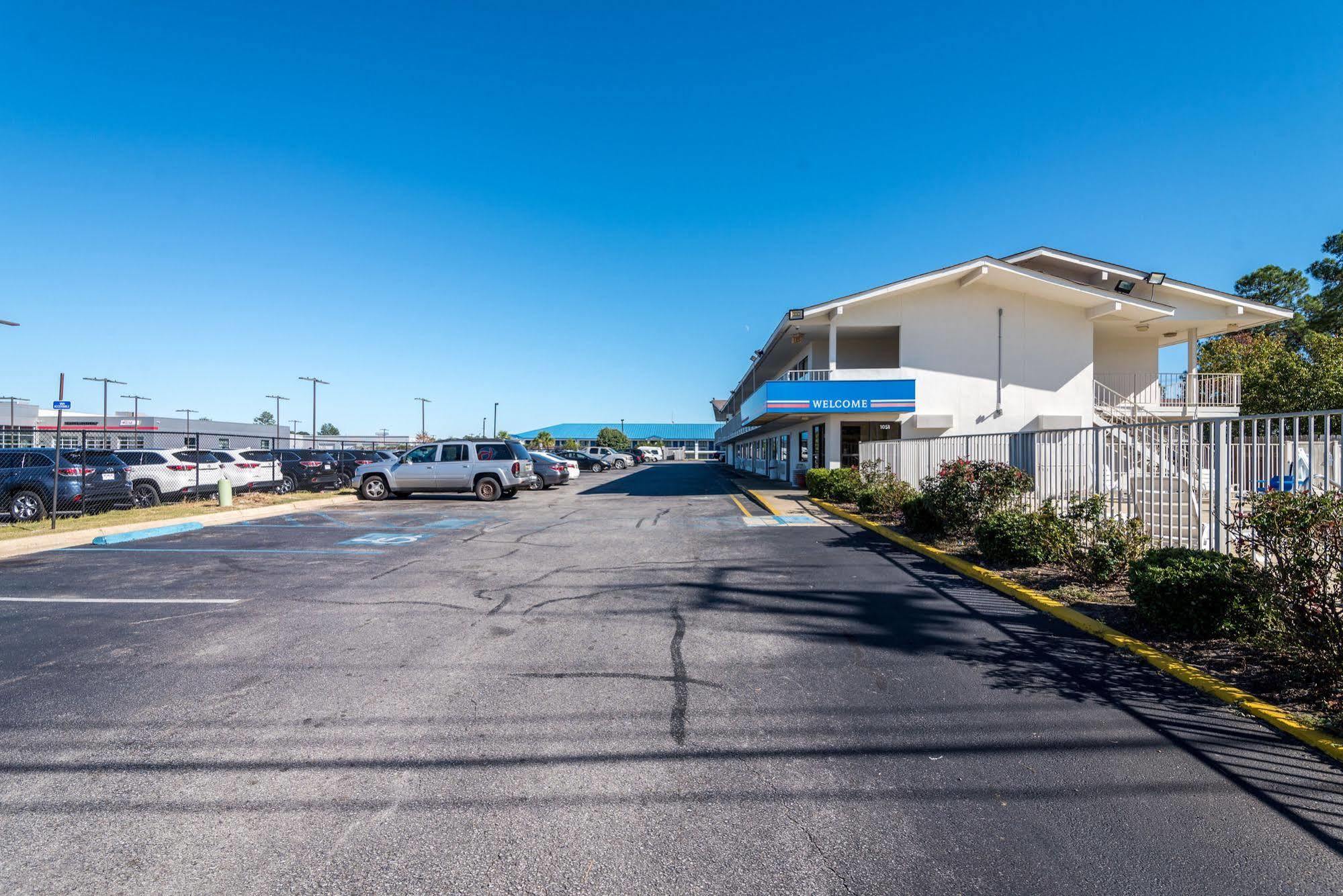 Rodeway Inn Montgomery Bagian luar foto