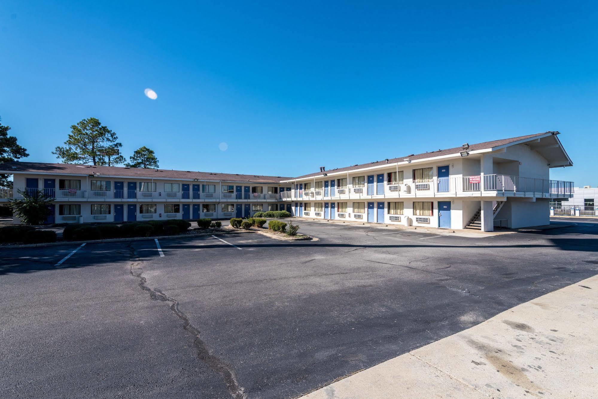 Rodeway Inn Montgomery Bagian luar foto